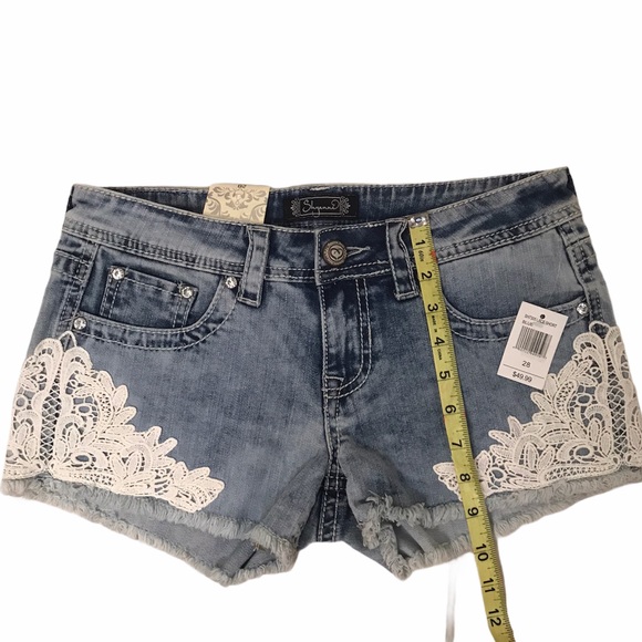 Shyanne light wash size 28 Lace shorts - Picture 7 of 8
